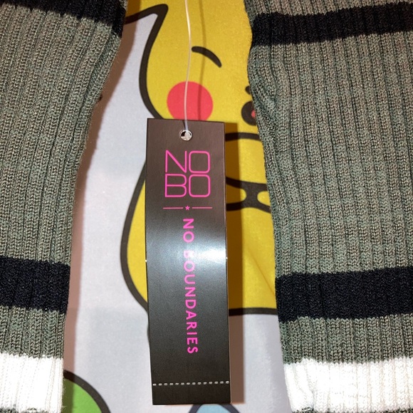 Green Striped sweater v neck - Picture 5 of 5